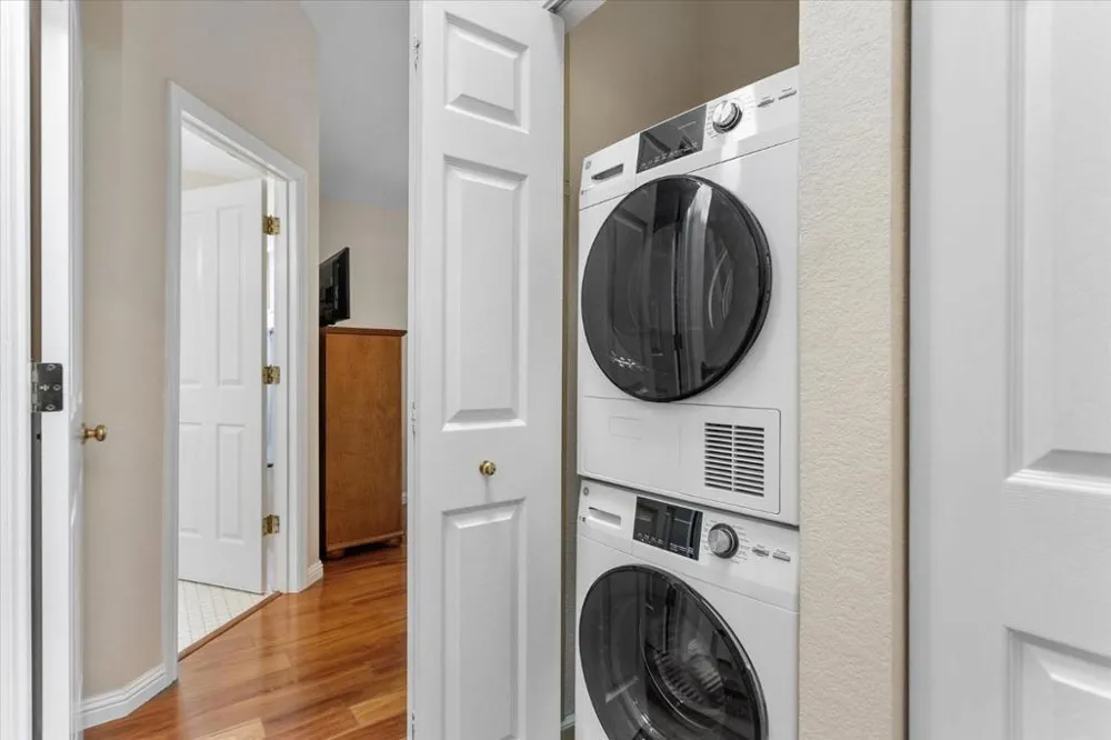 1555 Cherry Street #4 San Carlos, CA 94070