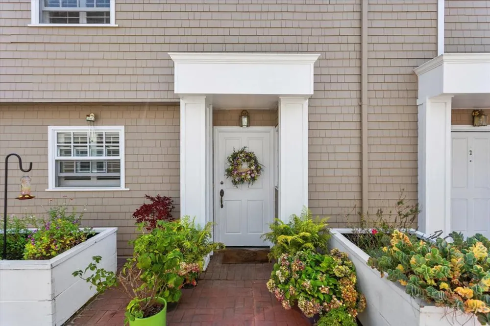 1555 Cherry Street #4 San Carlos, CA 94070