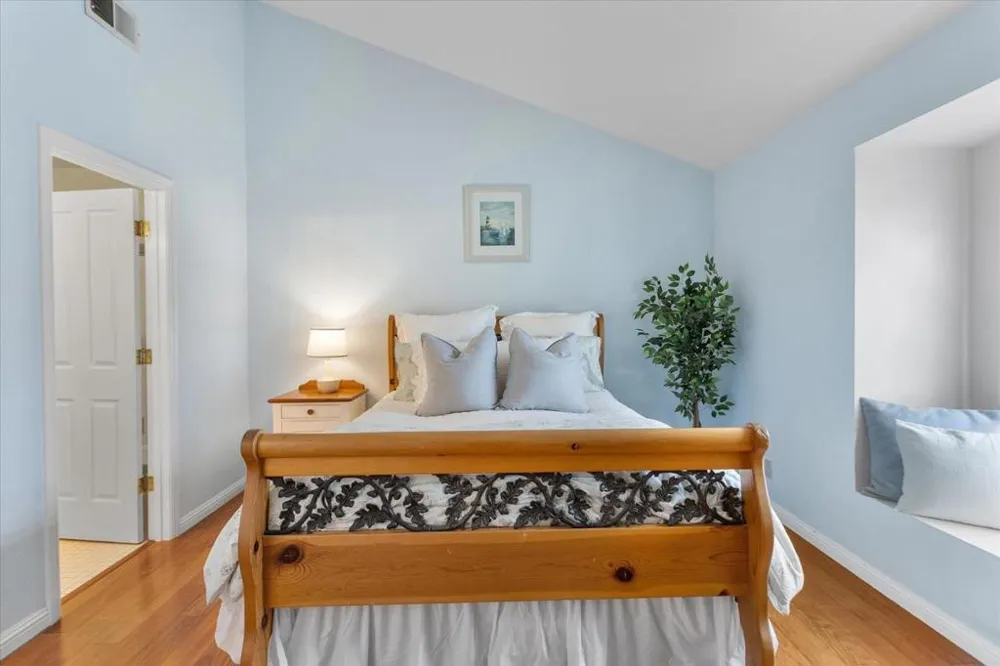 1555 Cherry Street #4 San Carlos, CA 94070