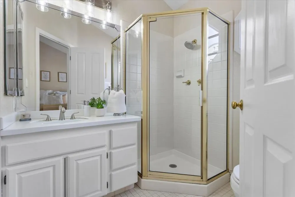 1555 Cherry Street #4 San Carlos, CA 94070