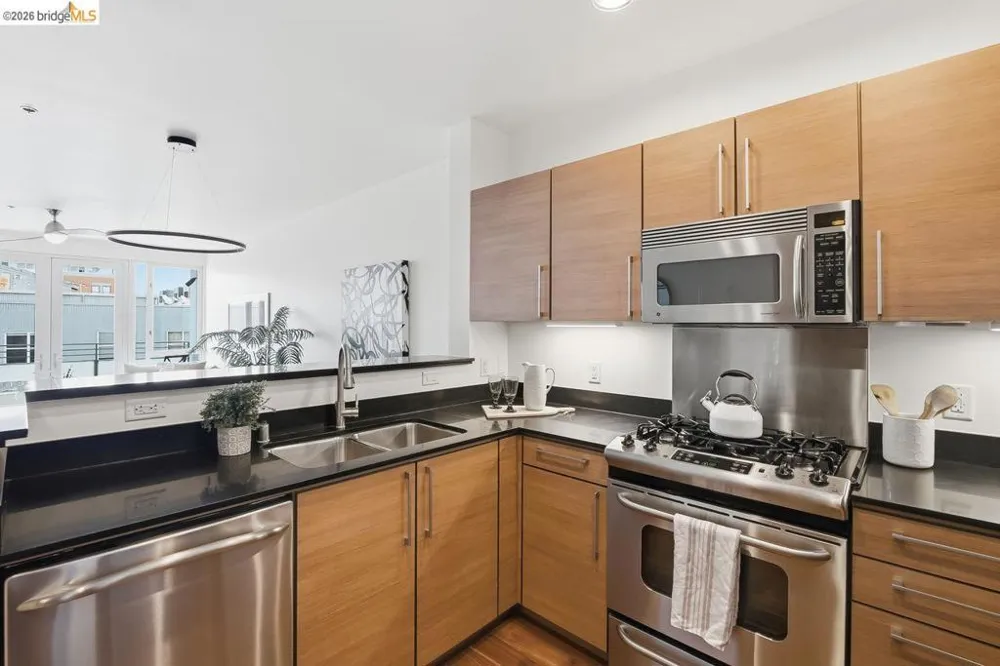 200 2nd St #403 Oakland, CA 94607