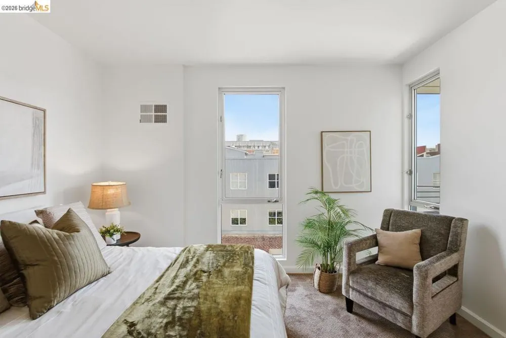 200 2nd St #403 Oakland, CA 94607