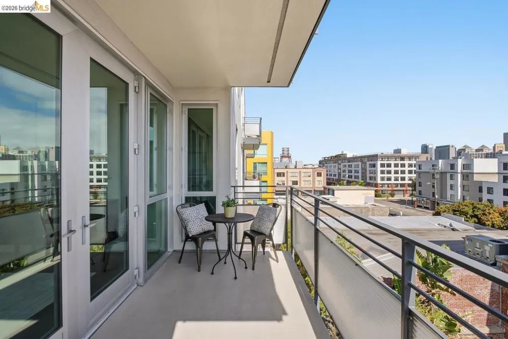 200 2nd St #403 Oakland, CA 94607