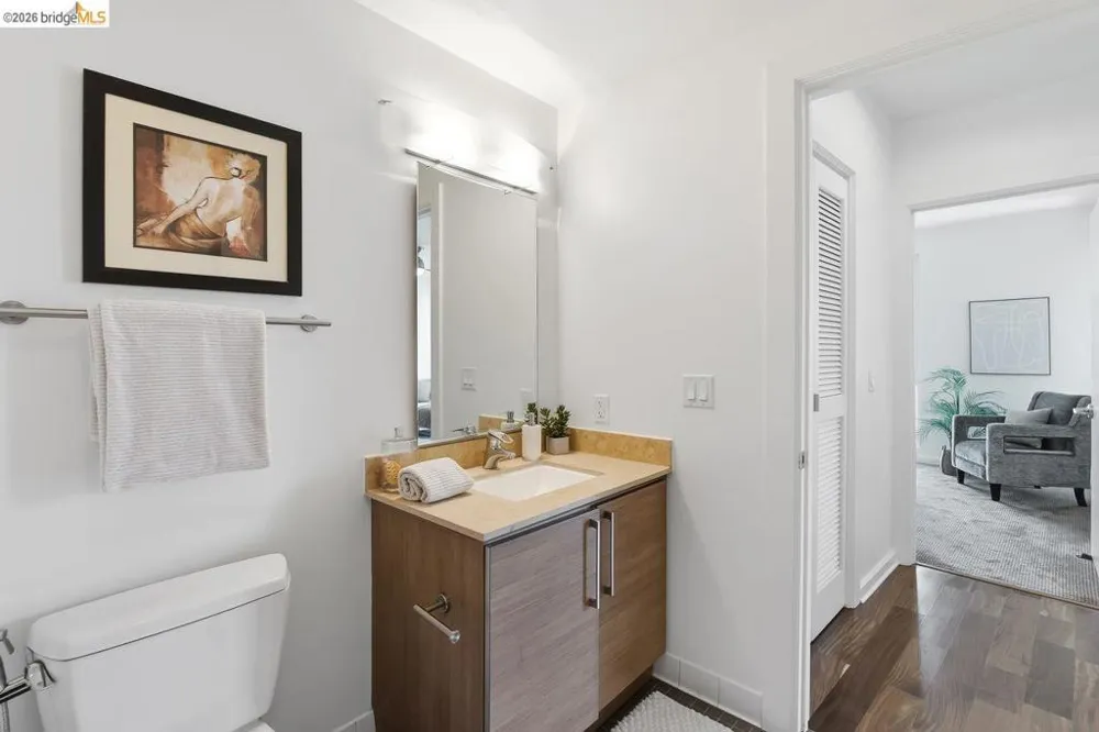 200 2nd St #403 Oakland, CA 94607