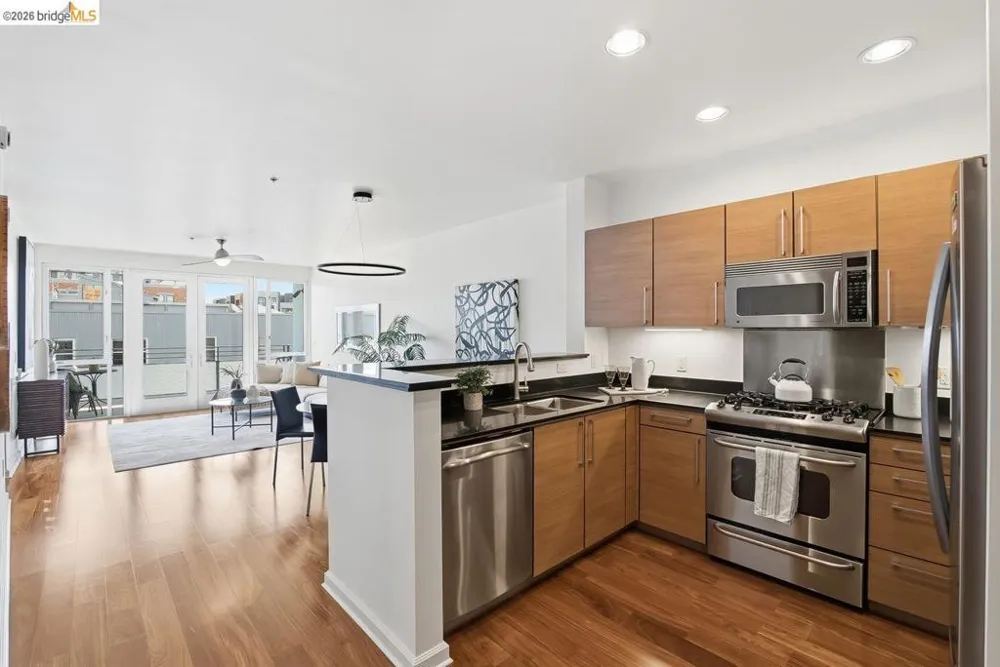200 2nd St #403 Oakland, CA 94607