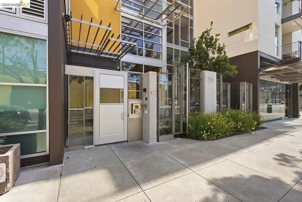 200 2nd St #403 Oakland, CA 94607
