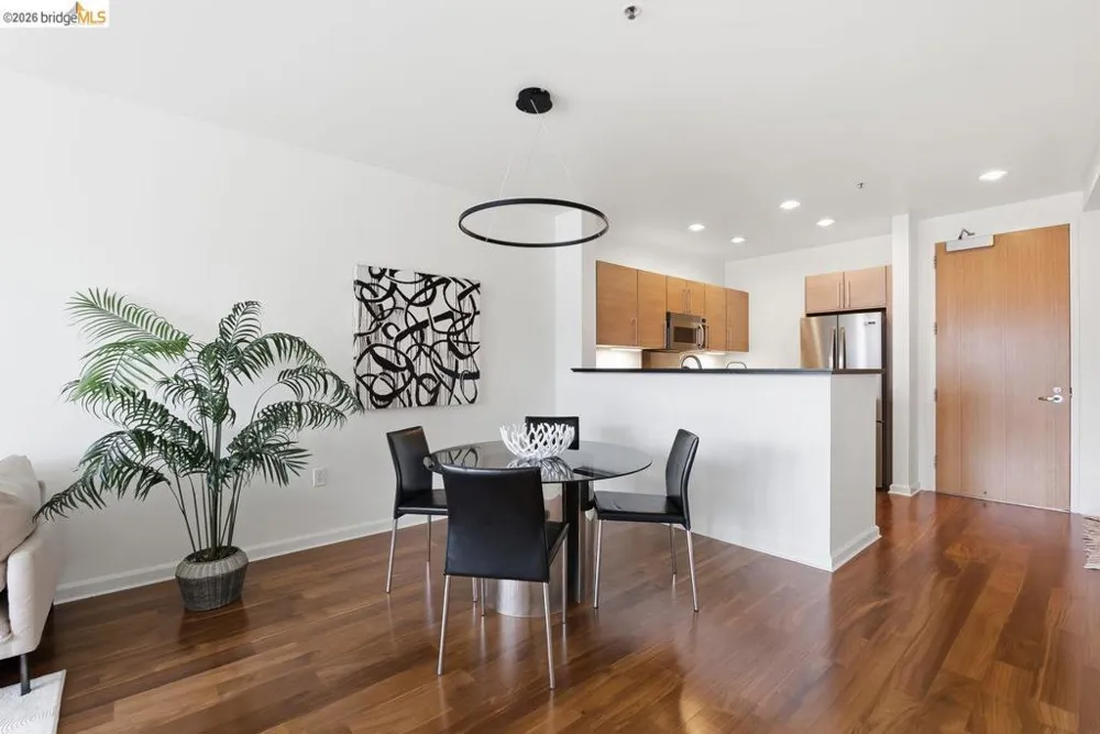 200 2nd St #403 Oakland, CA 94607
