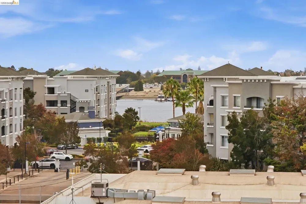 200 2nd St #403 Oakland, CA 94607