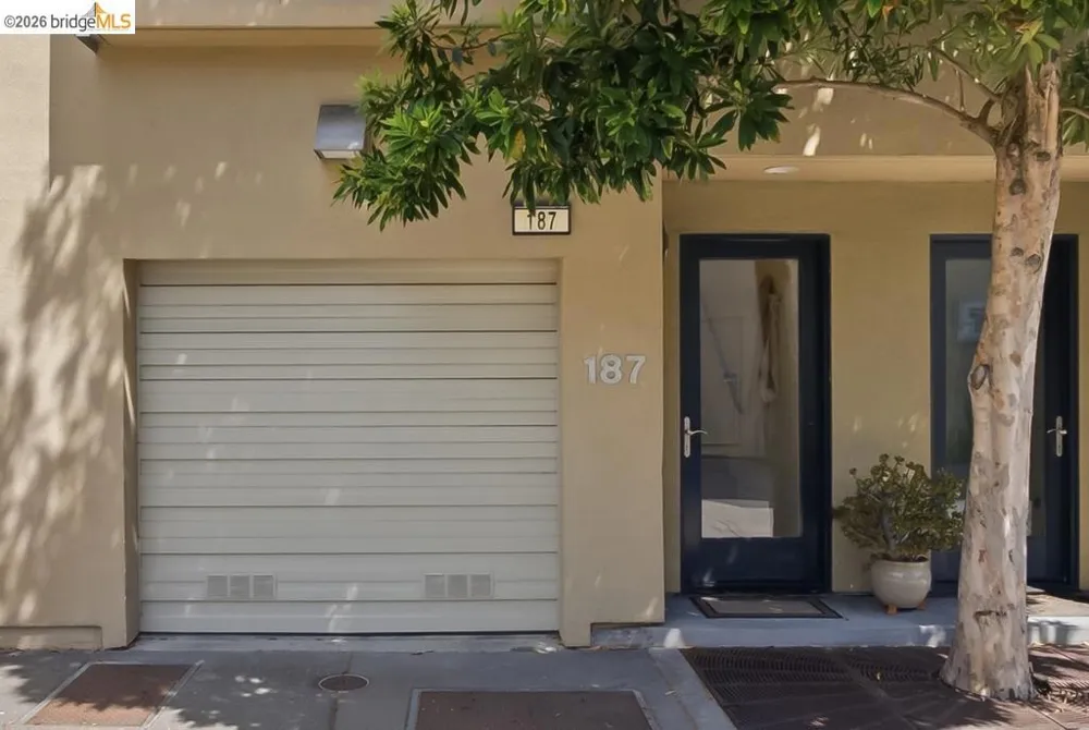187 City Limits Cir Oakland, CA 94608