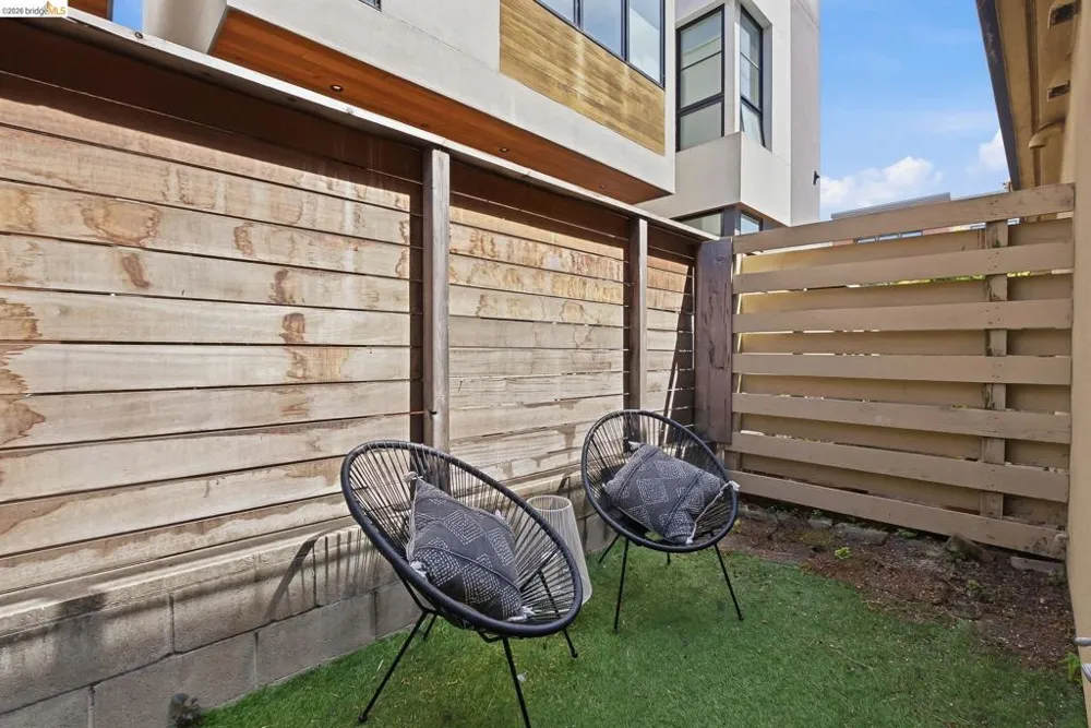 187 City Limits Cir Oakland, CA 94608