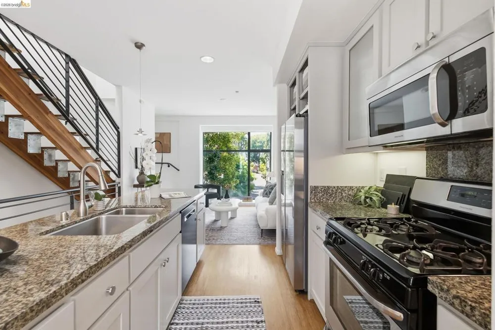 187 City Limits Cir Oakland, CA 94608