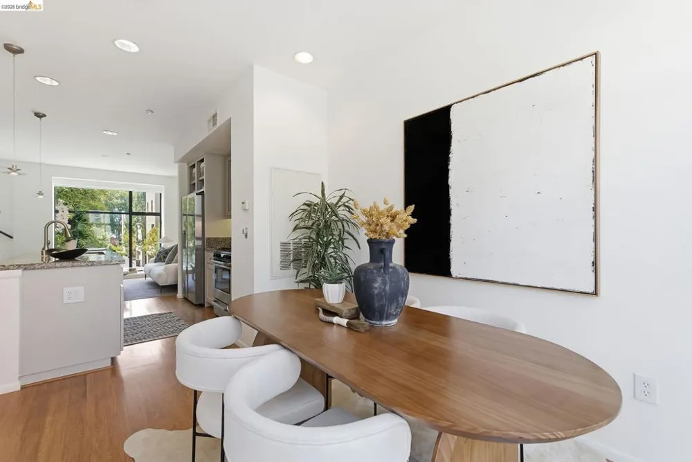 187 City Limits Cir Oakland, CA 94608
