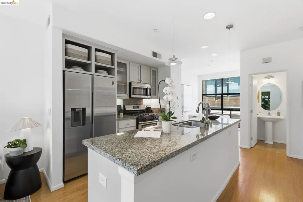 187 City Limits Cir Oakland, CA 94608