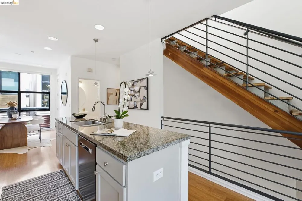 187 City Limits Cir Oakland, CA 94608