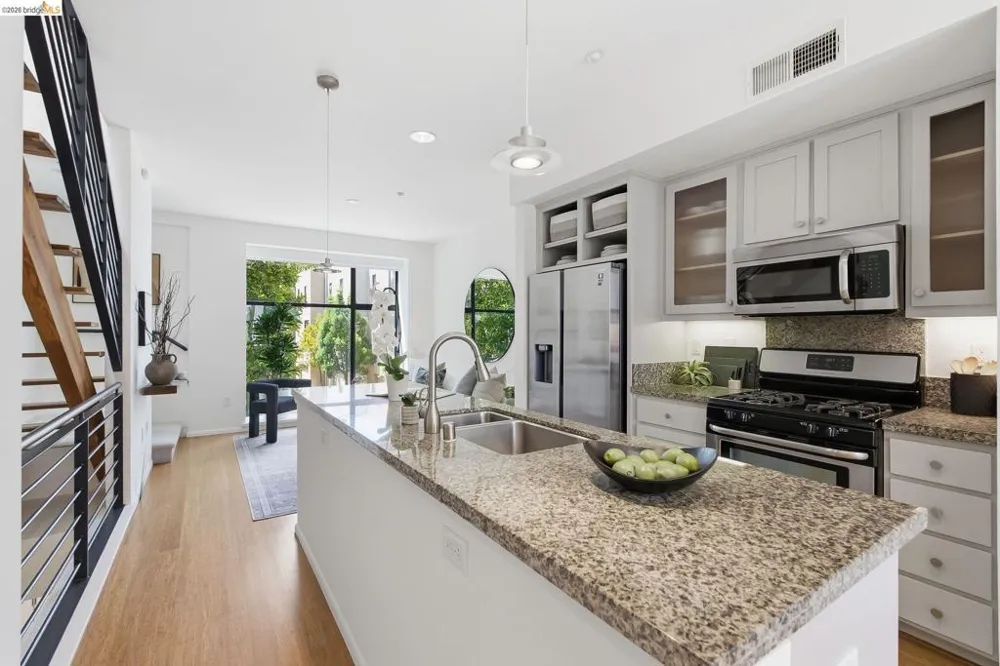 187 City Limits Cir Oakland, CA 94608