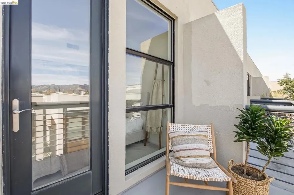 187 City Limits Cir Oakland, CA 94608