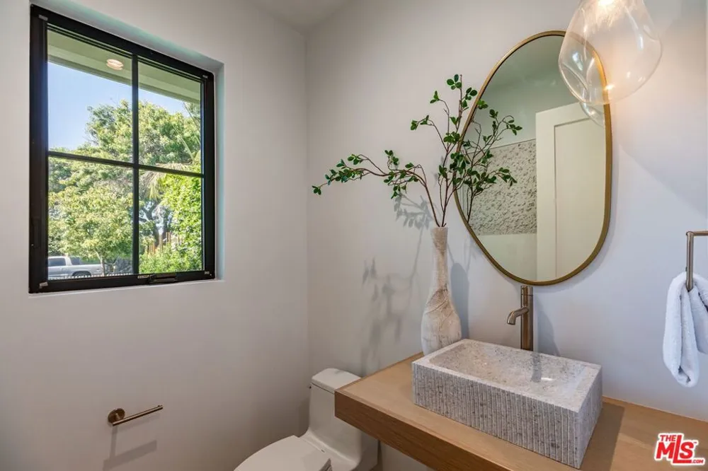 12136 Havelock Avenue Culver City, CA 90230