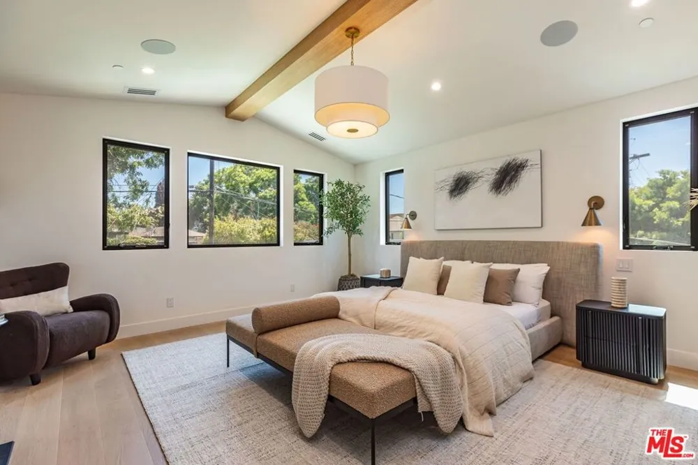 12136 Havelock Avenue Culver City, CA 90230