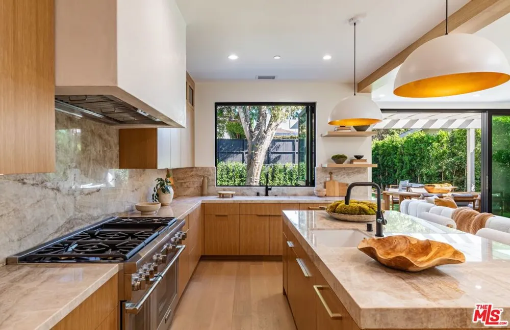 12136 Havelock Avenue Culver City, CA 90230