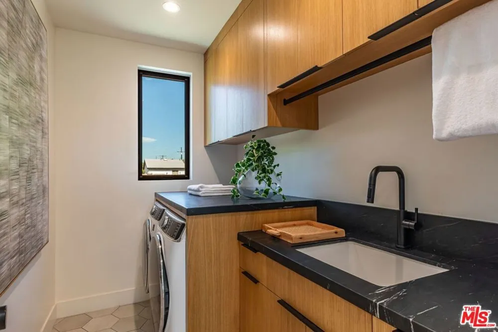 12136 Havelock Avenue Culver City, CA 90230