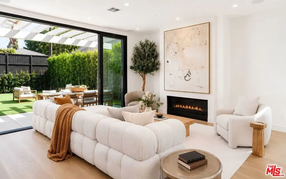 12136 Havelock Avenue Culver City, CA 90230