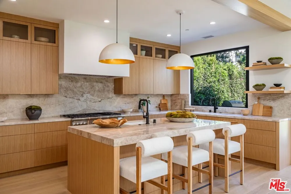 12136 Havelock Avenue Culver City, CA 90230