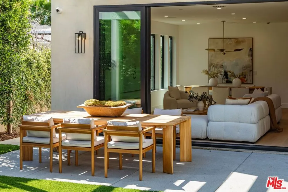 12136 Havelock Avenue Culver City, CA 90230