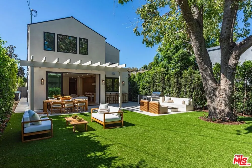 12136 Havelock Avenue Culver City, CA 90230