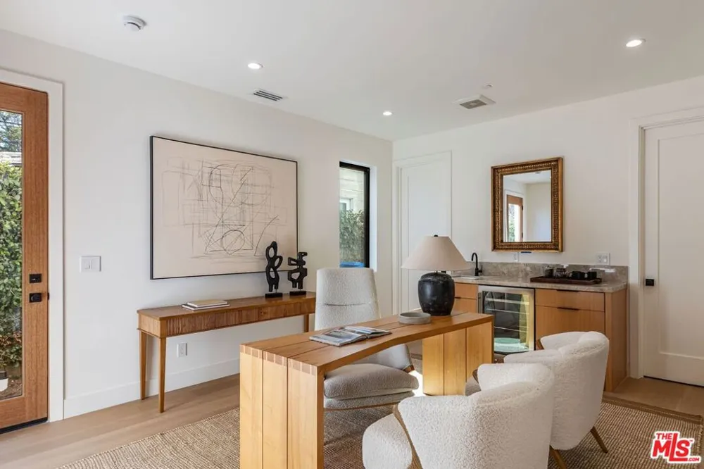 12136 Havelock Avenue Culver City, CA 90230