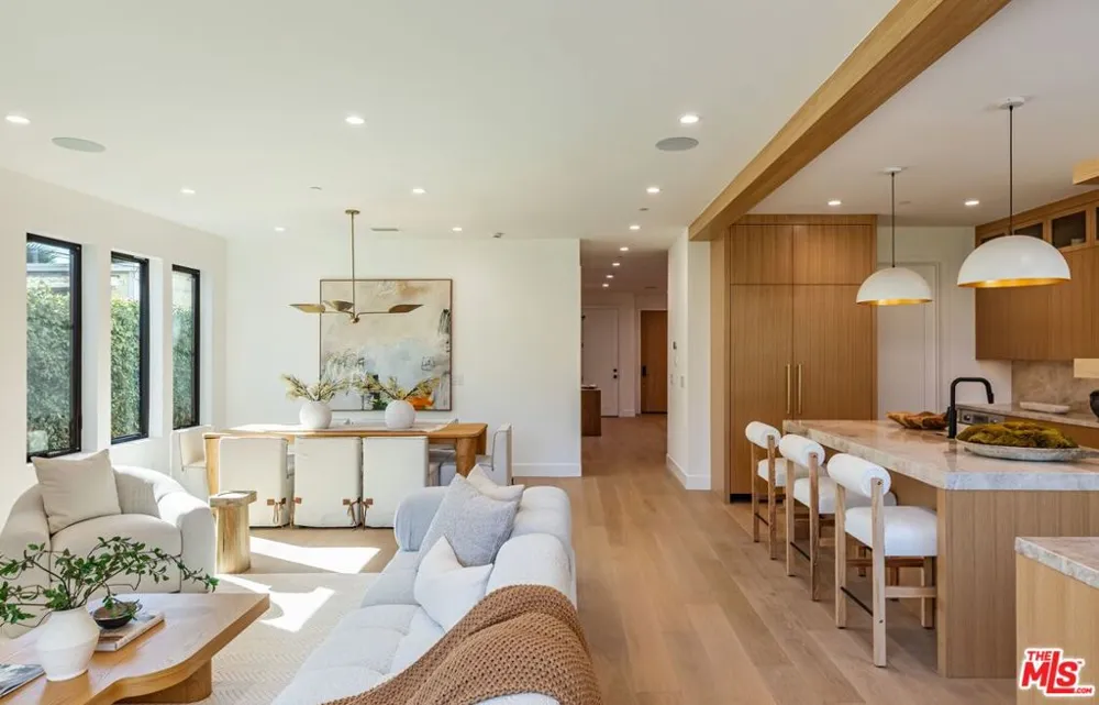 12136 Havelock Avenue Culver City, CA 90230