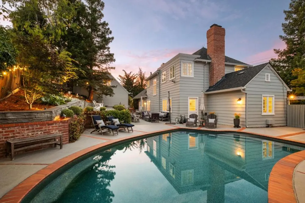 2835 Hillside Drive Burlingame, CA 94010