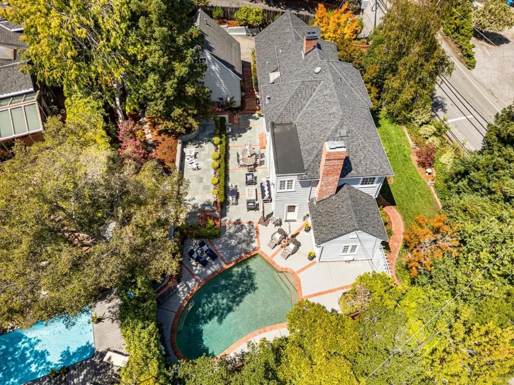 2835 Hillside Drive Burlingame, CA 94010