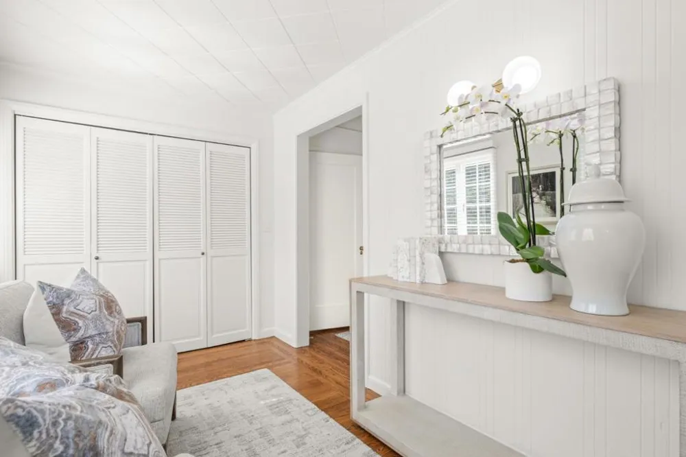 2835 Hillside Drive Burlingame, CA 94010