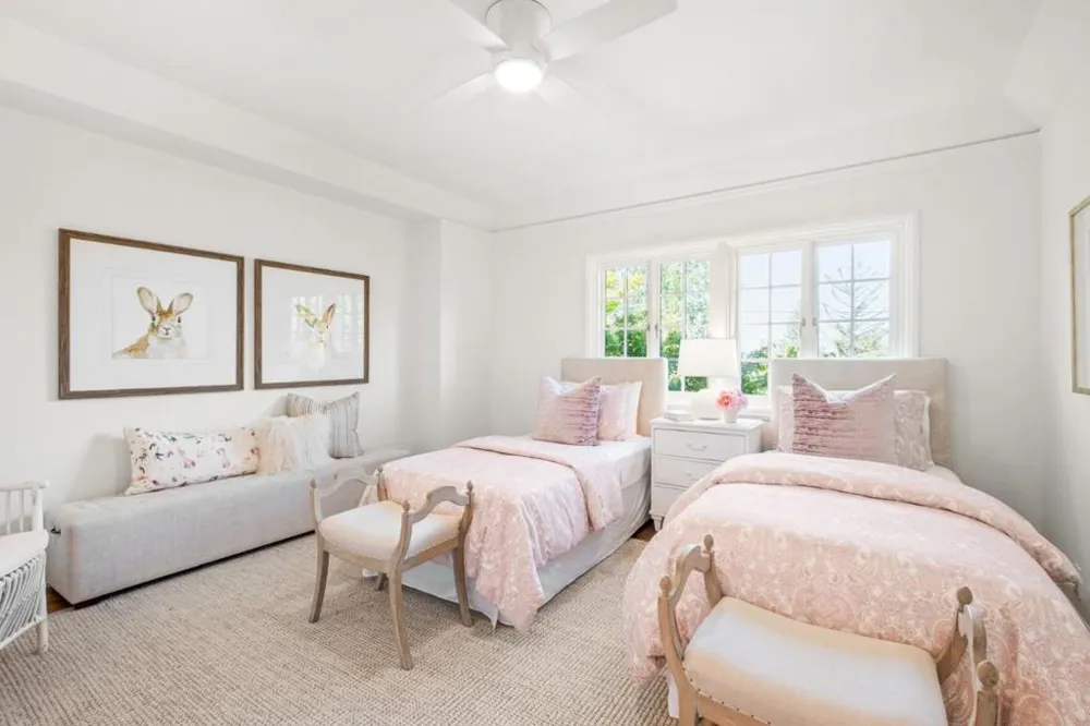 2835 Hillside Drive Burlingame, CA 94010