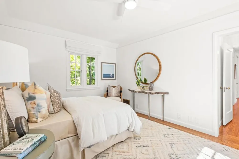 2835 Hillside Drive Burlingame, CA 94010