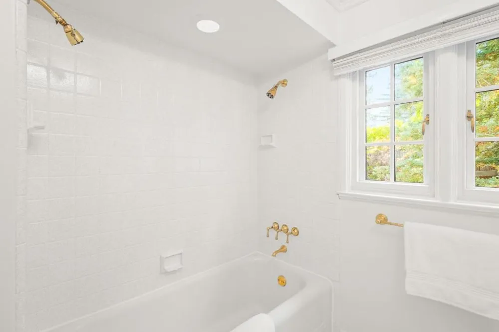 2835 Hillside Drive Burlingame, CA 94010