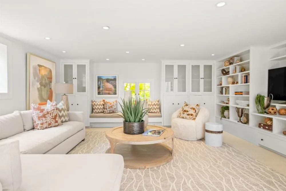 2835 Hillside Drive Burlingame, CA 94010