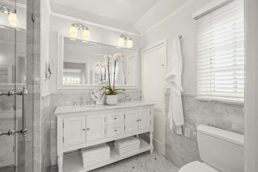 2835 Hillside Drive Burlingame, CA 94010