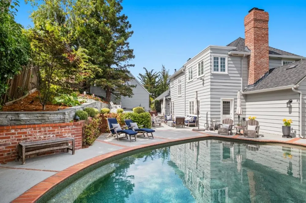 2835 Hillside Drive Burlingame, CA 94010