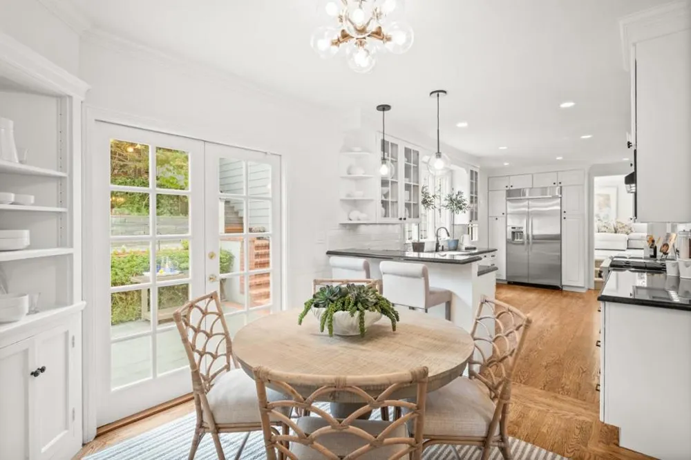 2835 Hillside Drive Burlingame, CA 94010