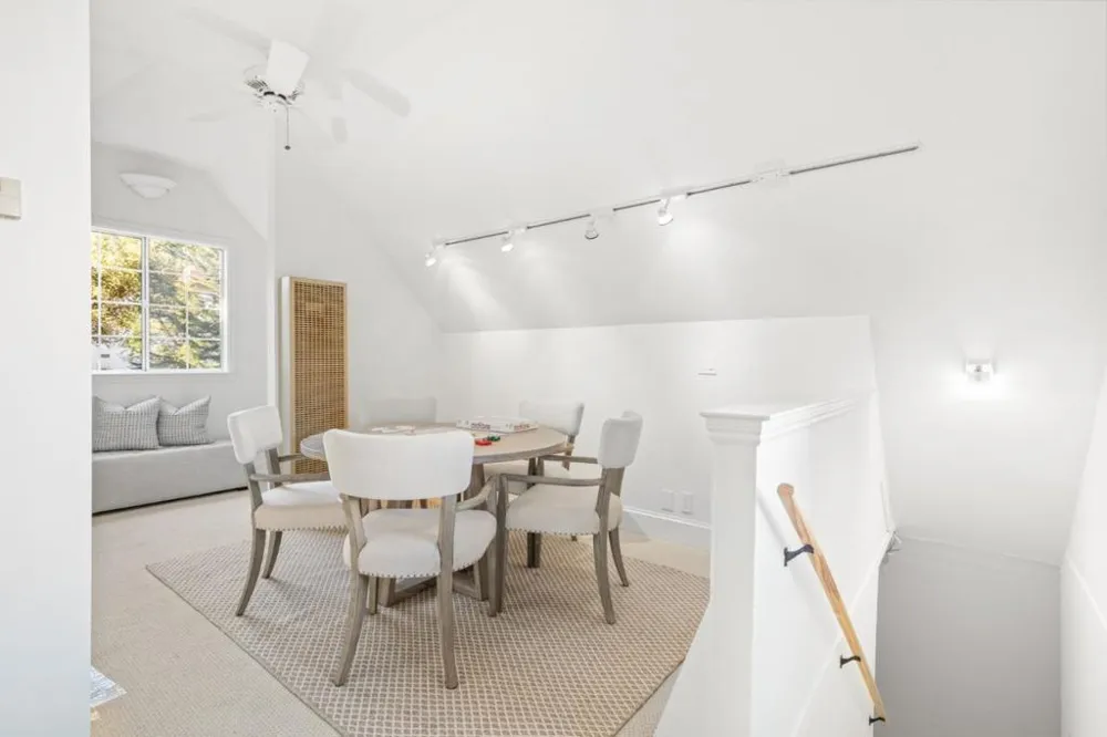 2835 Hillside Drive Burlingame, CA 94010