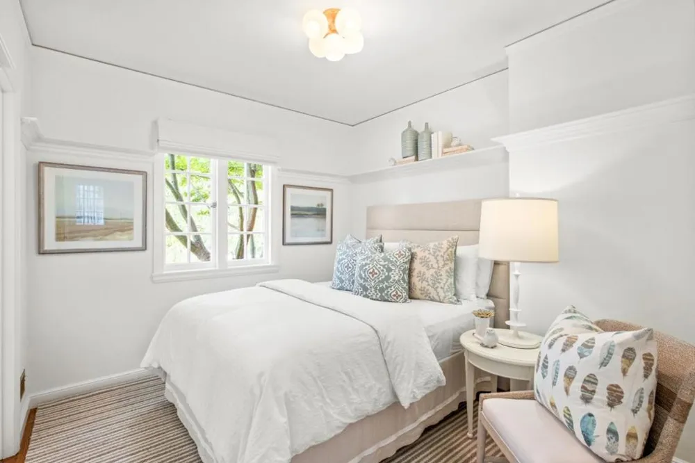 2835 Hillside Drive Burlingame, CA 94010