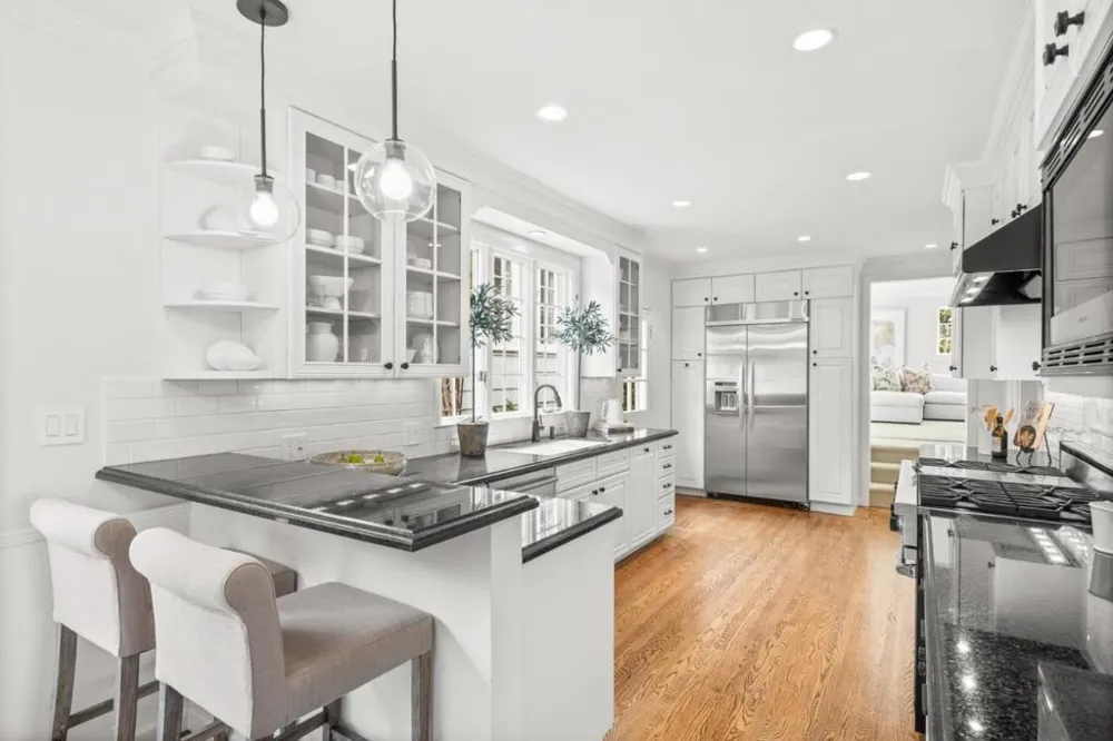 2835 Hillside Drive Burlingame, CA 94010