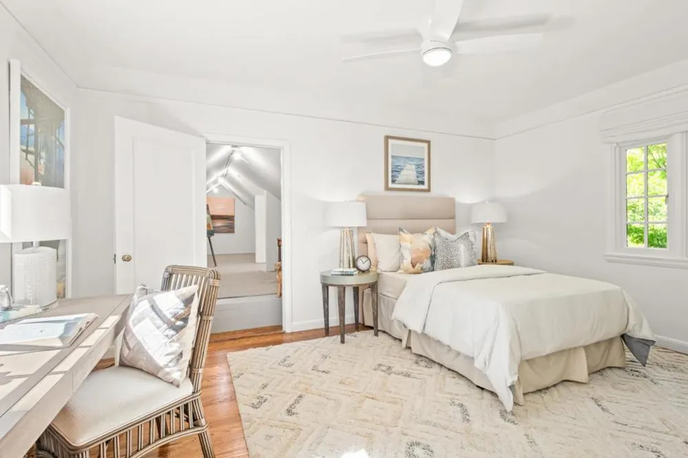 2835 Hillside Drive Burlingame, CA 94010