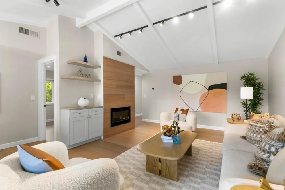 14351 Saratoga Avenue #B Saratoga, CA 95070