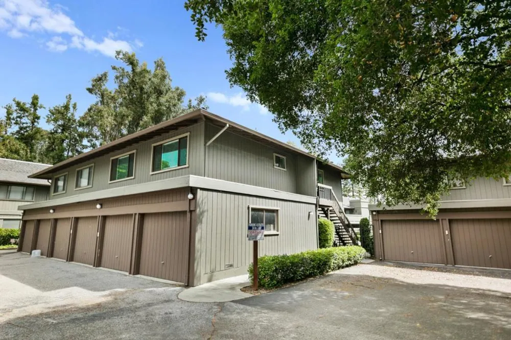 14351 Saratoga Avenue #B Saratoga, CA 95070