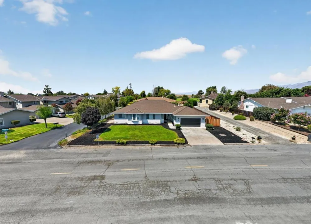 680 Ridgemark Drive Hollister, CA 95023