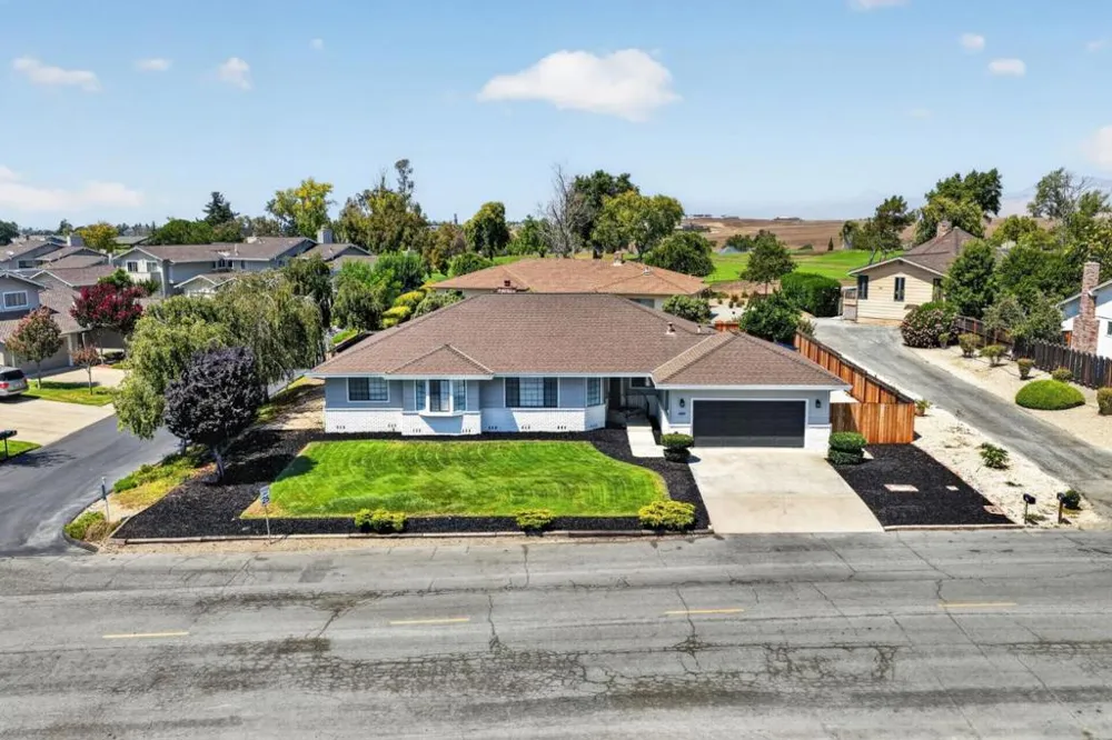 680 Ridgemark Drive Hollister, CA 95023