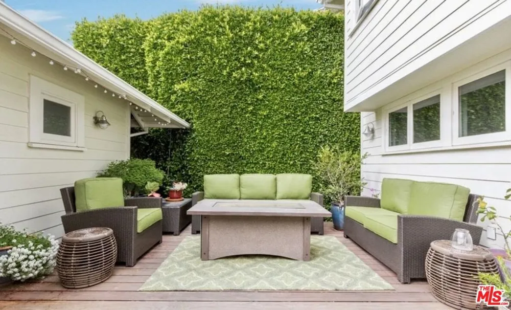 652 Woodlawn Avenue Venice, CA 90291