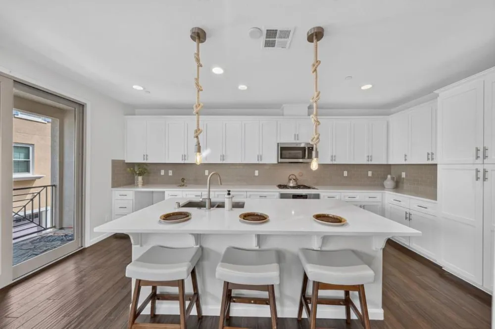 318 Expedition Lane Milpitas, CA 95035